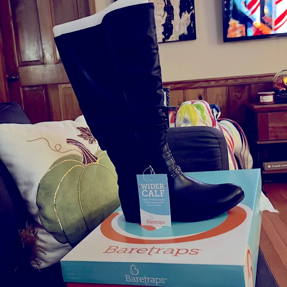Baretraps Black Boot, size 7